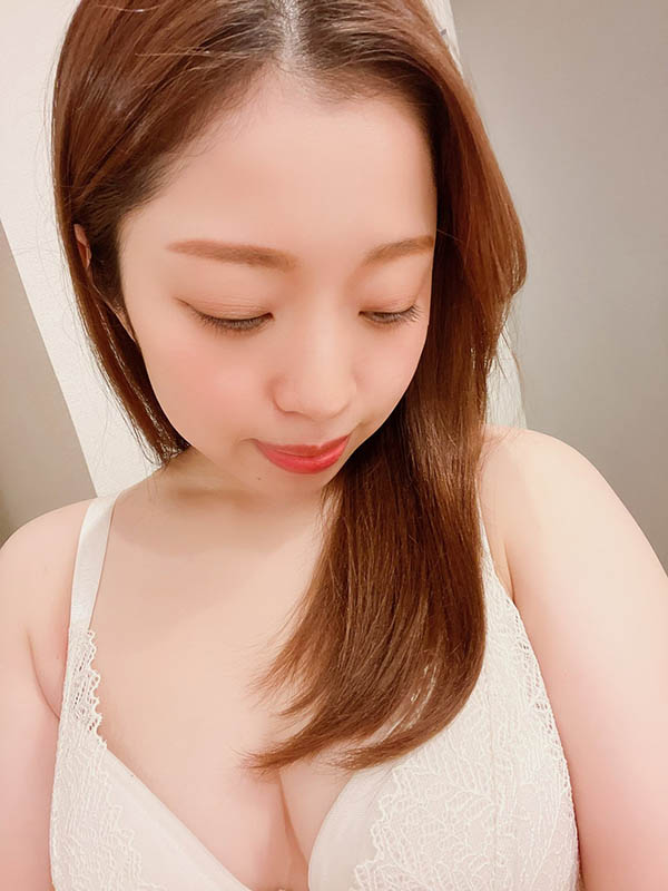 坐地能吸土?!熟女姐姐身材娇小战力超强…G乳肥美臀肉欲体超能干~